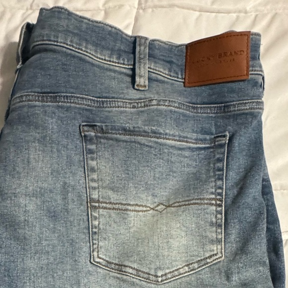 50/30 Lucky Brand Jeans worn 1 time. - Picture 5 of 6
